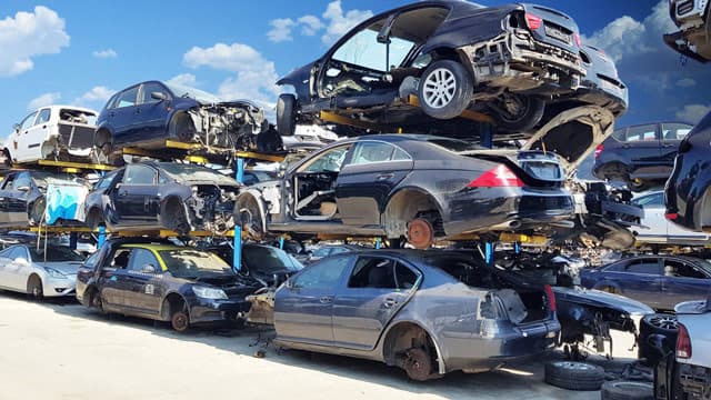 Desguace autorizado para la recogida y baja de vehículos en Pontevedra